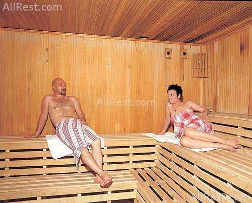 Azka Hotel 28